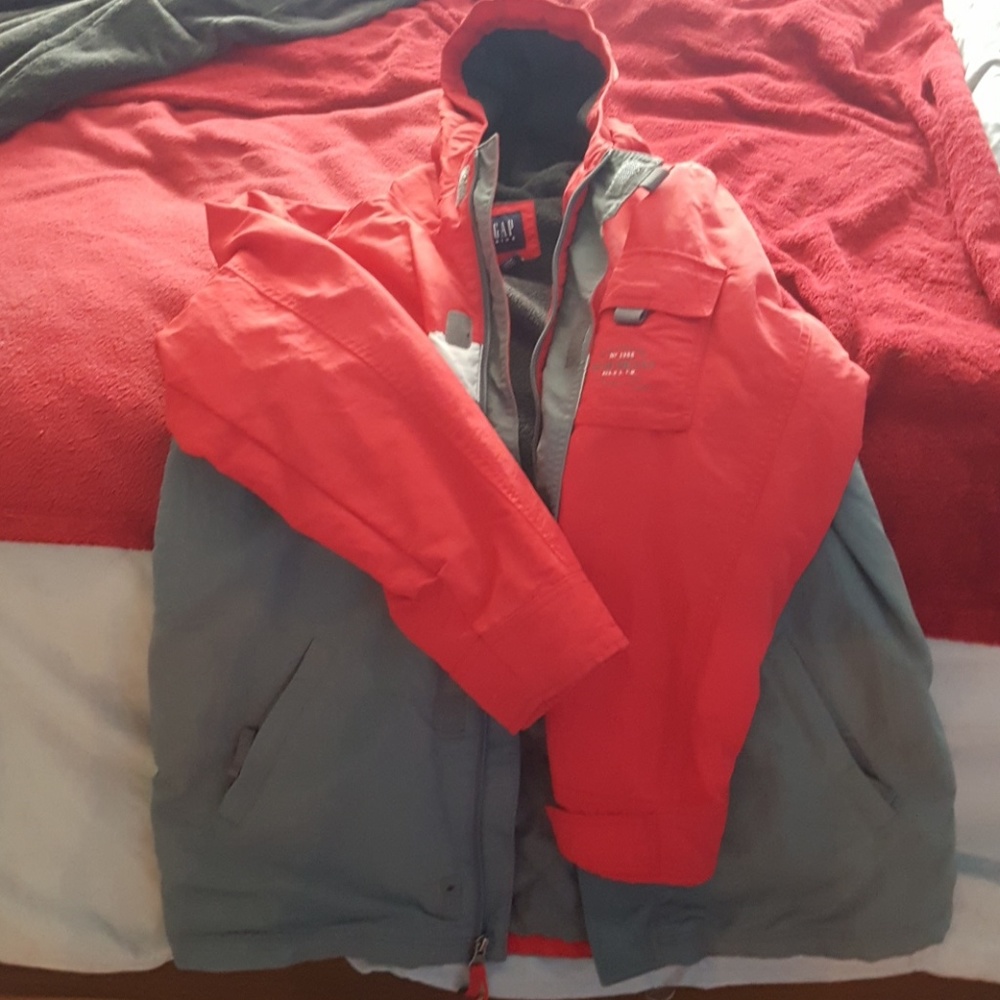 🏃‍♀️🕺PRICE DROP🏃‍♂️💃Gap Youth Jacket
